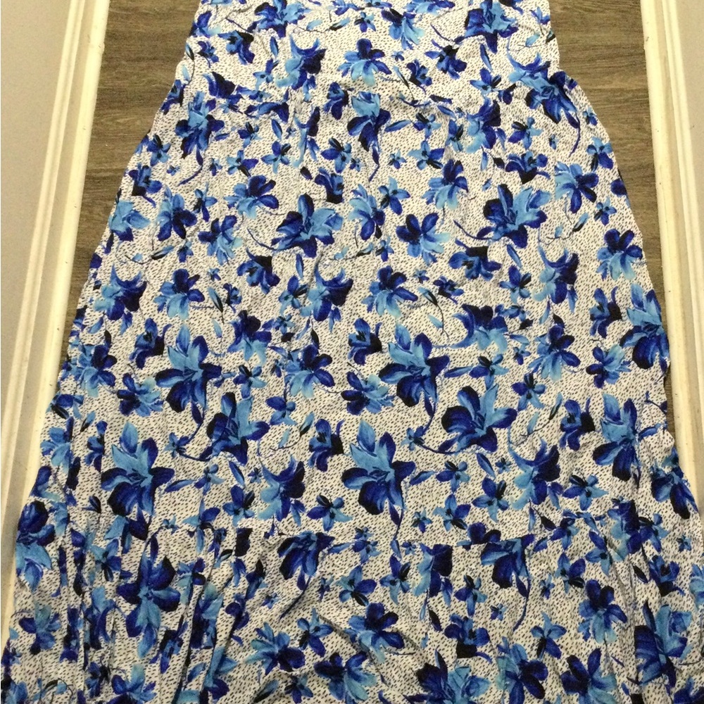 Eloquii Blue and white Floral Maxi Dress - Picture 6 of 8